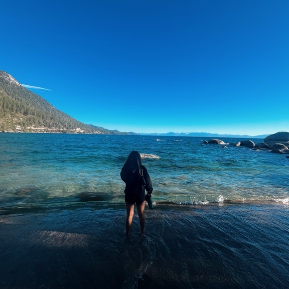 Posh Ambassador 10/27/17๐ค๐ผ - Picture 4 of 8